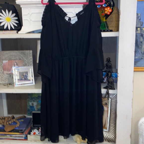 Torrid black chiffon cold shoulder skater dress 5 5X - Picture 4 of 7